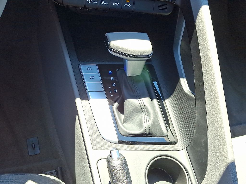 2026 Hyundai Elantra — photo 16