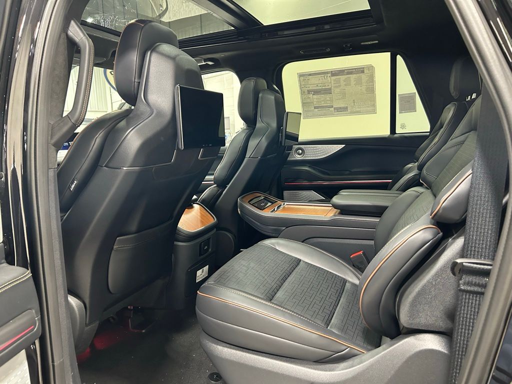 new 2026 Lincoln Navigator L car, priced at $130,970
