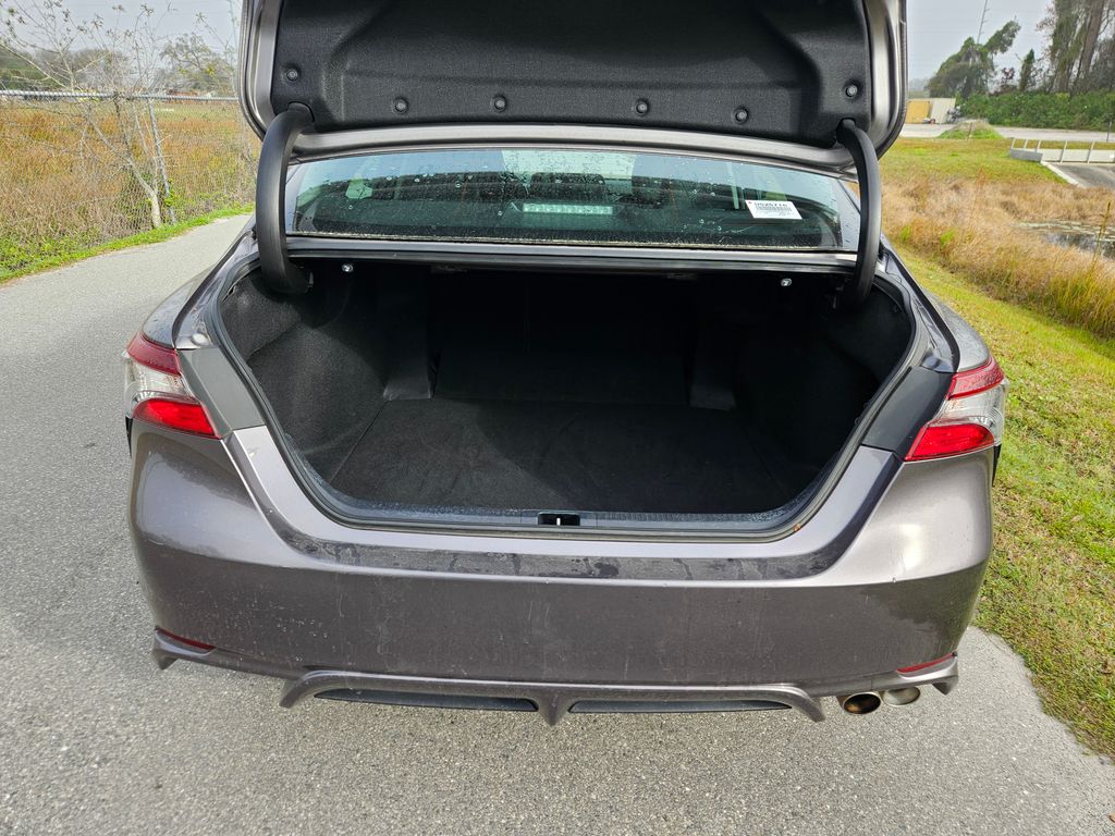 2021 Toyota Camry SE 10