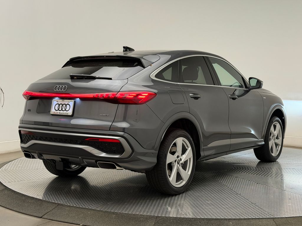 Thumbnail: 2026 Audi Q5 - 11