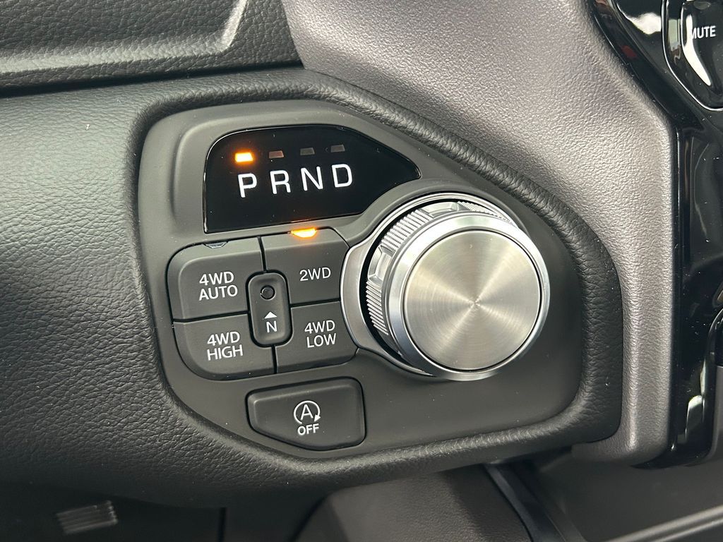 New 2026 Granite Crystal Metallic Clearcoat Ram Laramie image 19