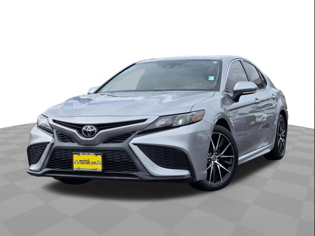 2022 Toyota Camry SE Silver at Emmons Autoplex