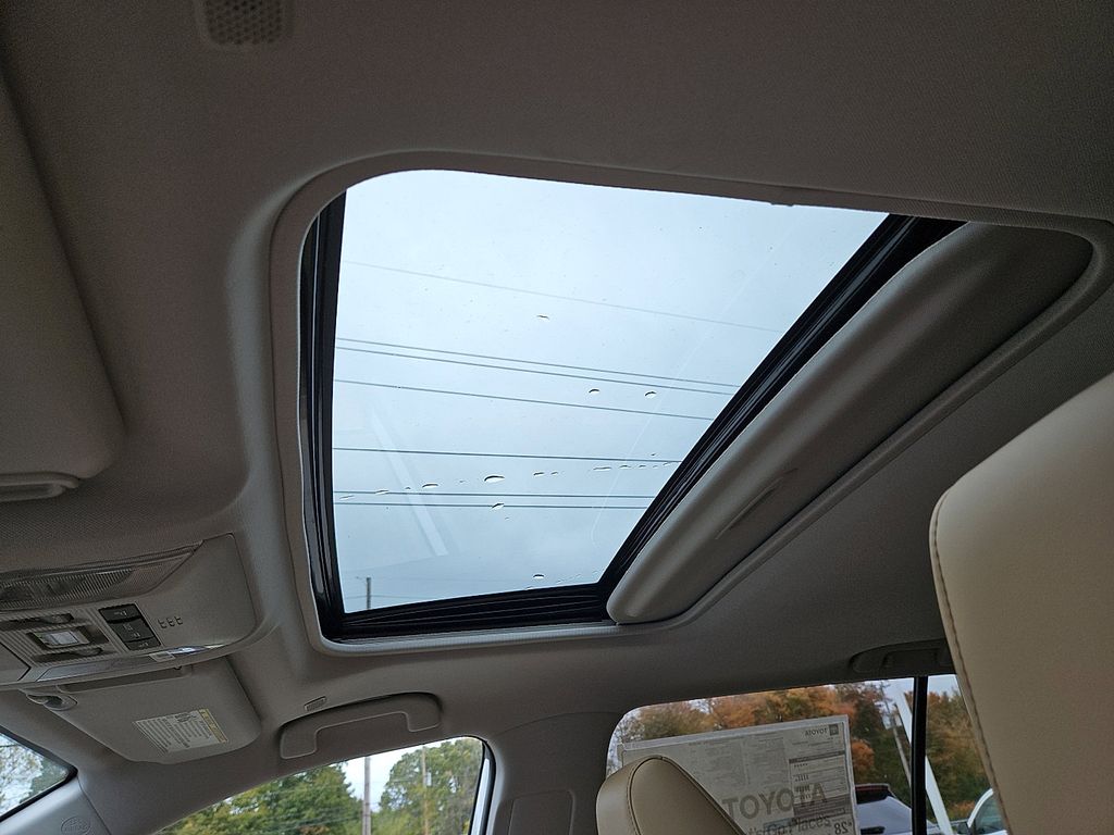 Thumbnail: 2025 Toyota RAV4 - 12