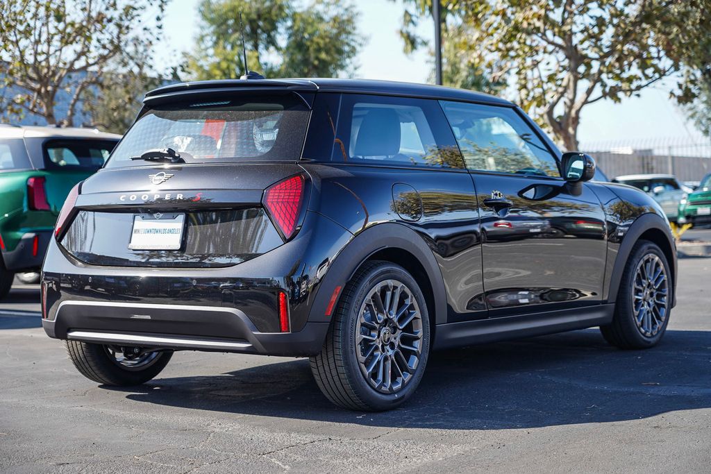 2025 MINI Cooper S  8