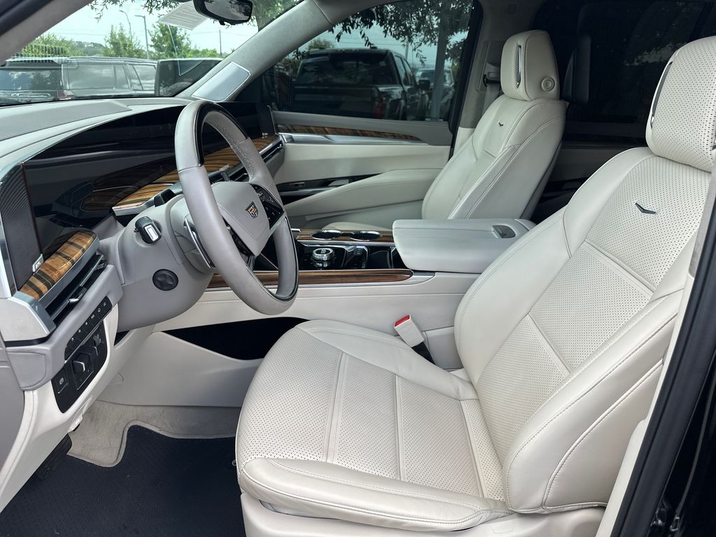 Used 2025 Black Cadillac Premium Luxury Platinum image 21