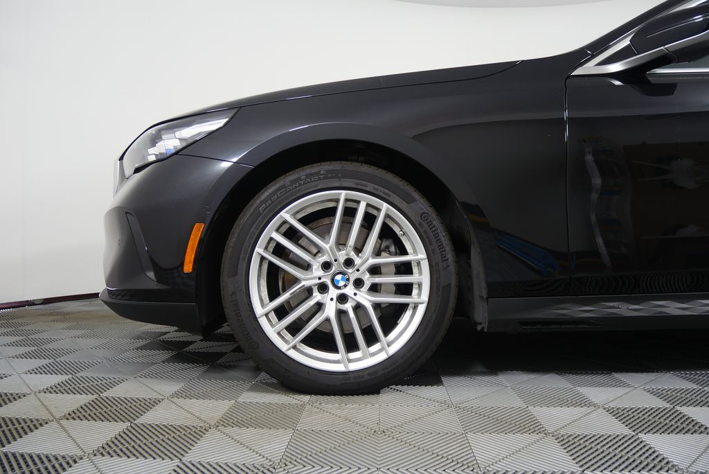 2025 BMW 5 Series 530i 7