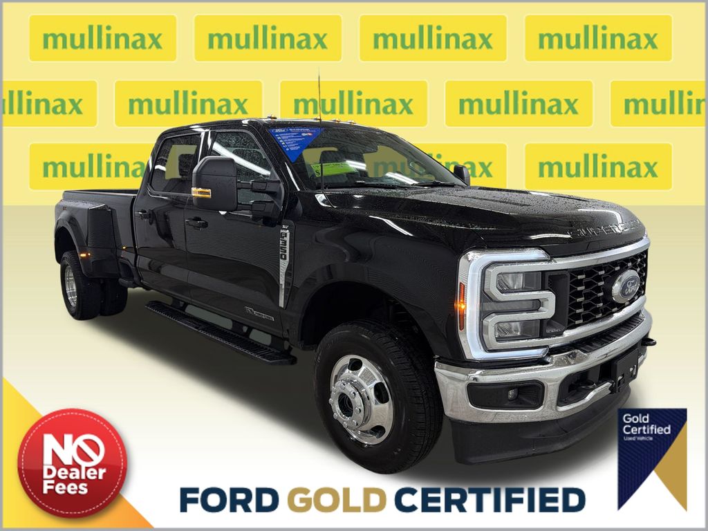 Agate Black Metallic 2026 Ford F-350 Super Duty Pickup Truck Four-Wheel Drive Automatic