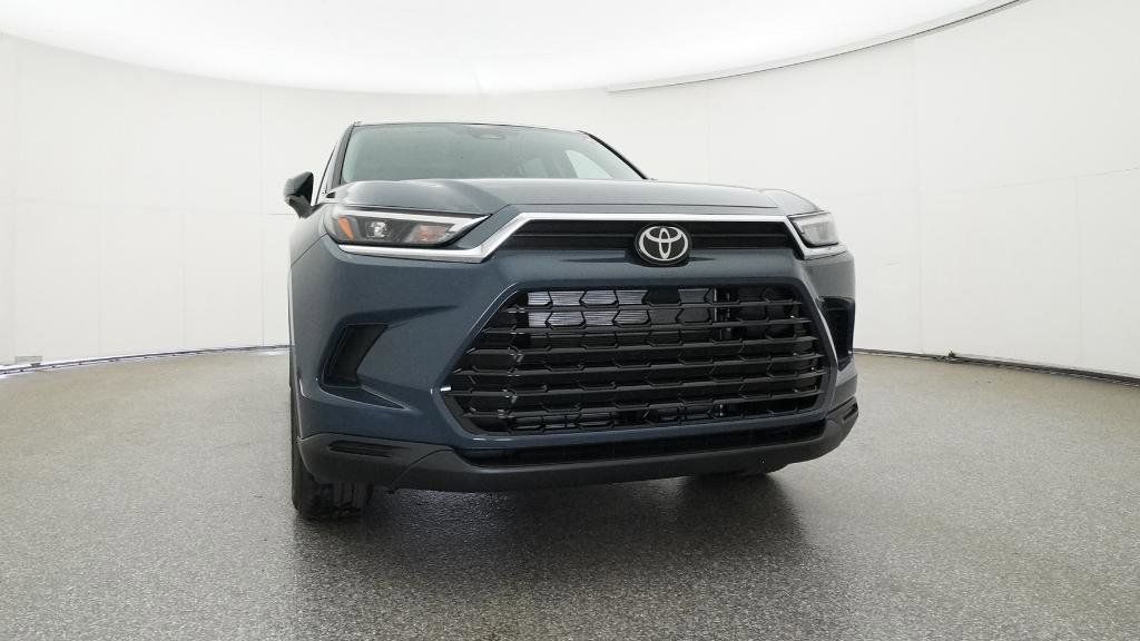 2025 Toyota Grand Highlander XLE 32