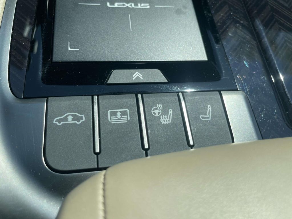 Used 2021  Lexus 500 upgraded interior pkg image 22