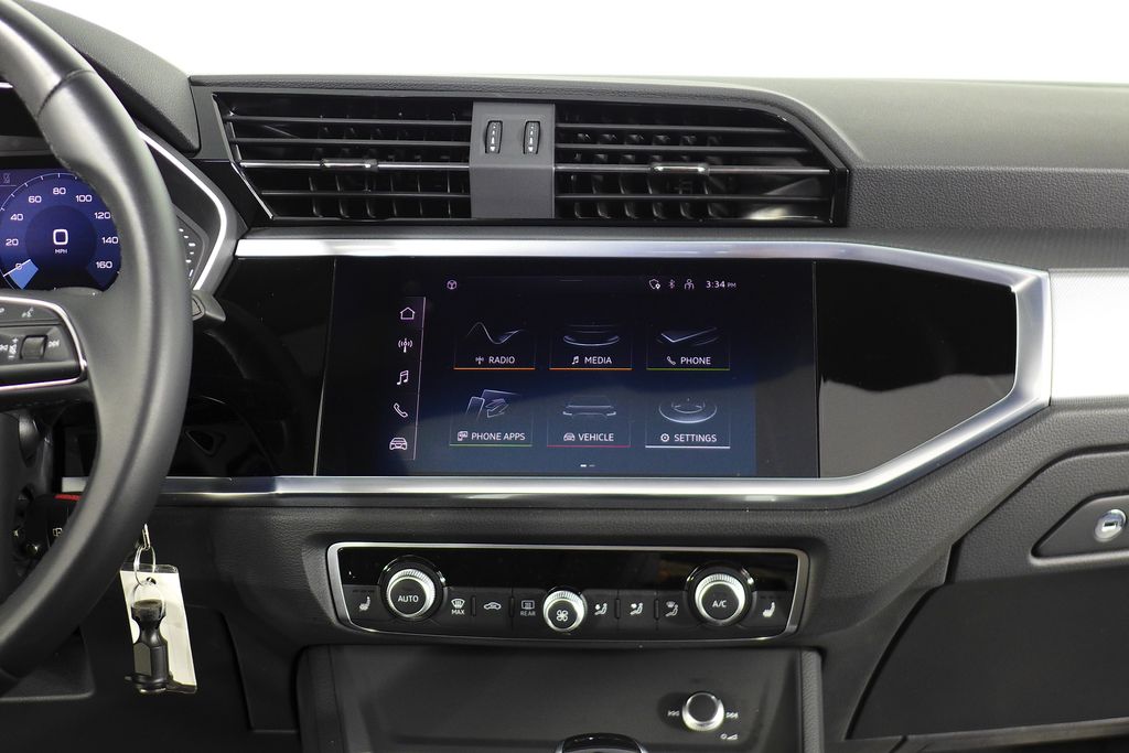 Thumbnail: 2022 Audi Q3 - 26