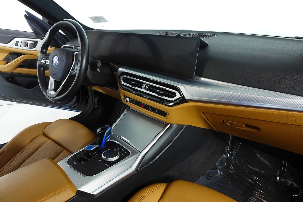 Thumbnail: 2023 BMW i4 - 13