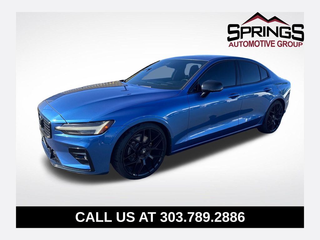 Blue Metallic 2021 Volvo S60 Sedan Front-Wheel Drive Automatic