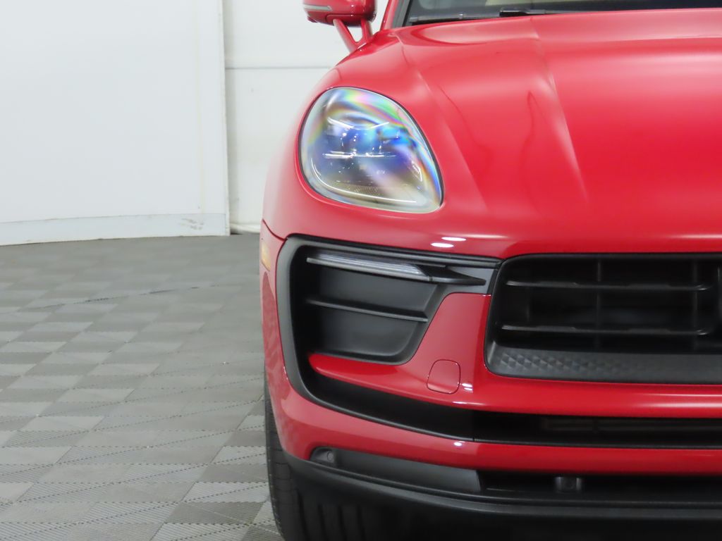 Thumbnail: 2025 Porsche Macan - 12