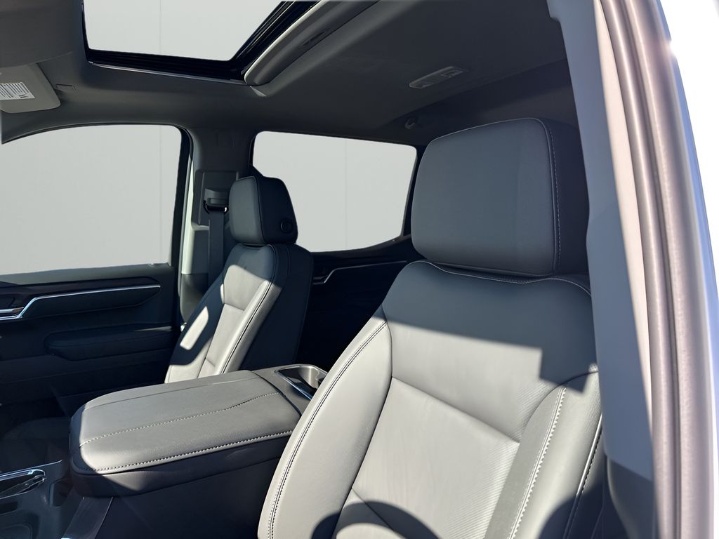 New 2026 White GMC SLT image 27