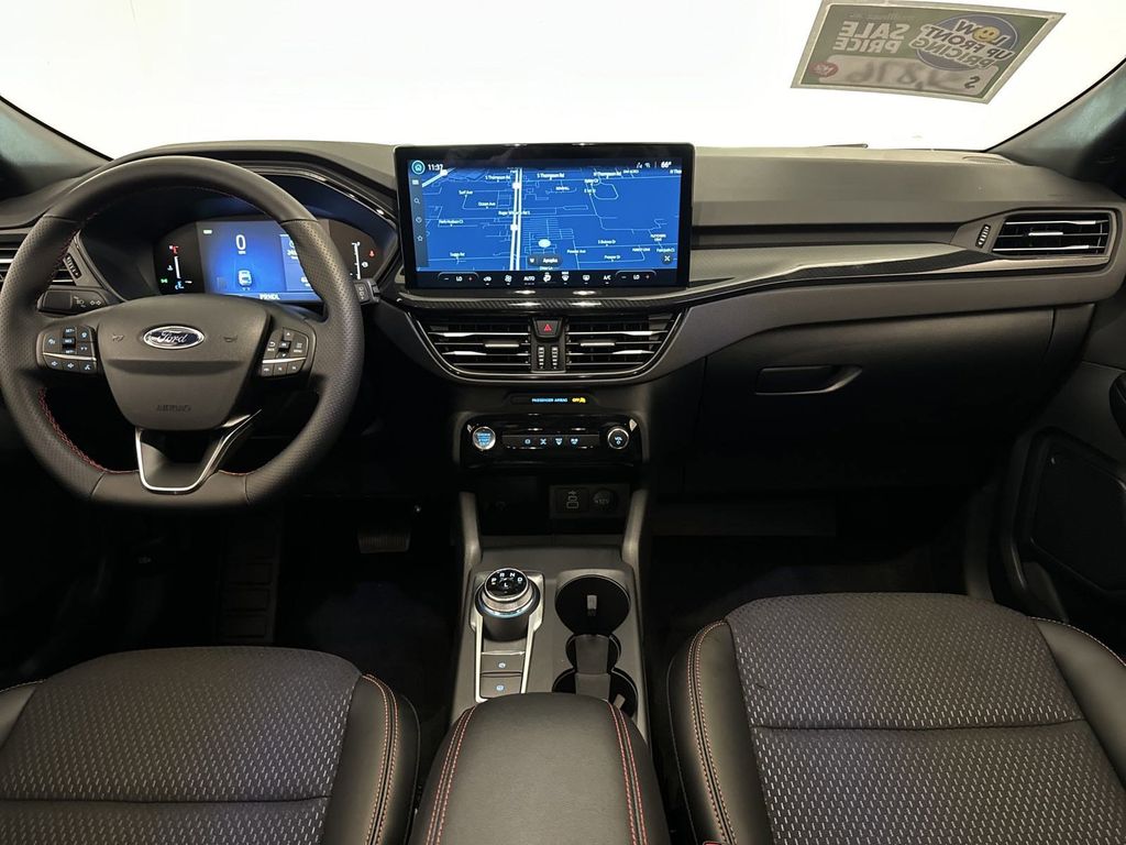 2025 Ford Escape Hybrid ST-Line photo 3