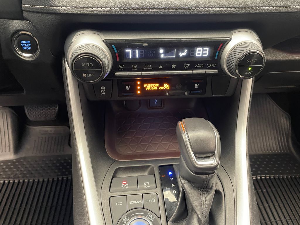 Thumbnail: 2021 Toyota RAV4 - 27