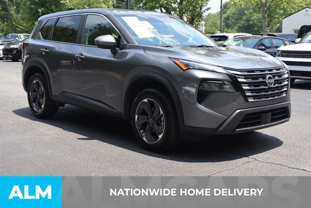 Used 2025 Gray Nissan SV image 4