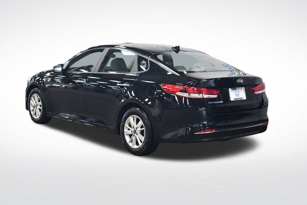 Thumbnail: 2017 Kia Optima - 5