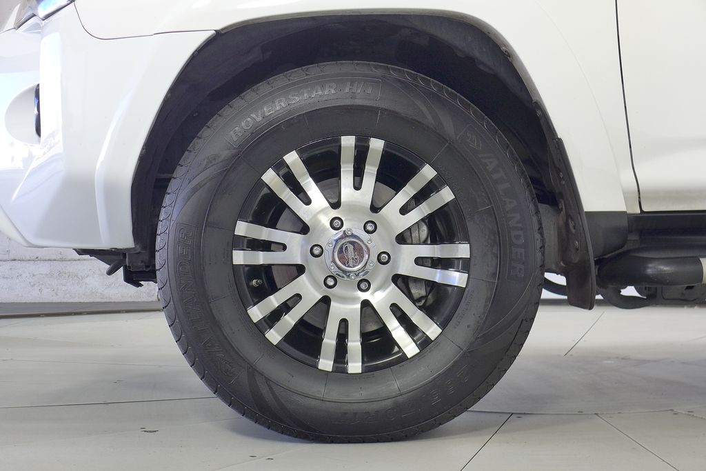 Thumbnail: 2015 Toyota 4Runner - 5