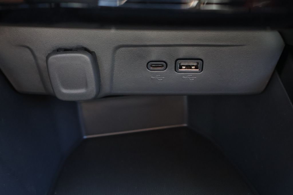 Thumbnail: 2026 Chevrolet Trax - 32