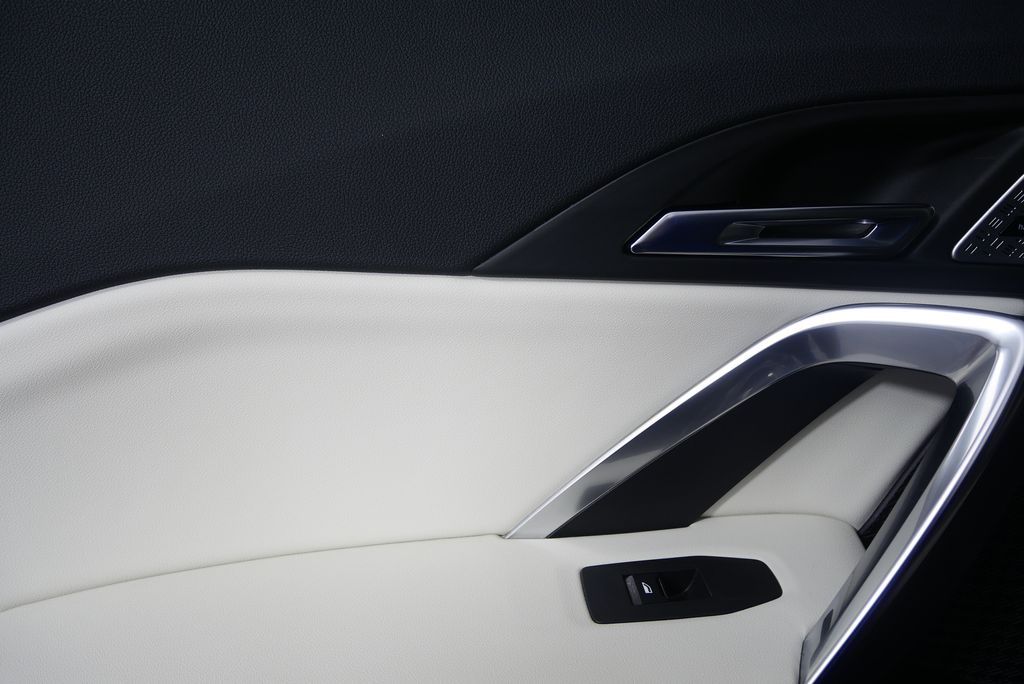 Thumbnail: 2025 BMW X2 - 14