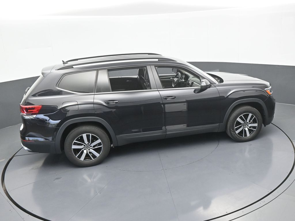 Used 2022 Deep Black Volkswagen 2.0T SE image 53