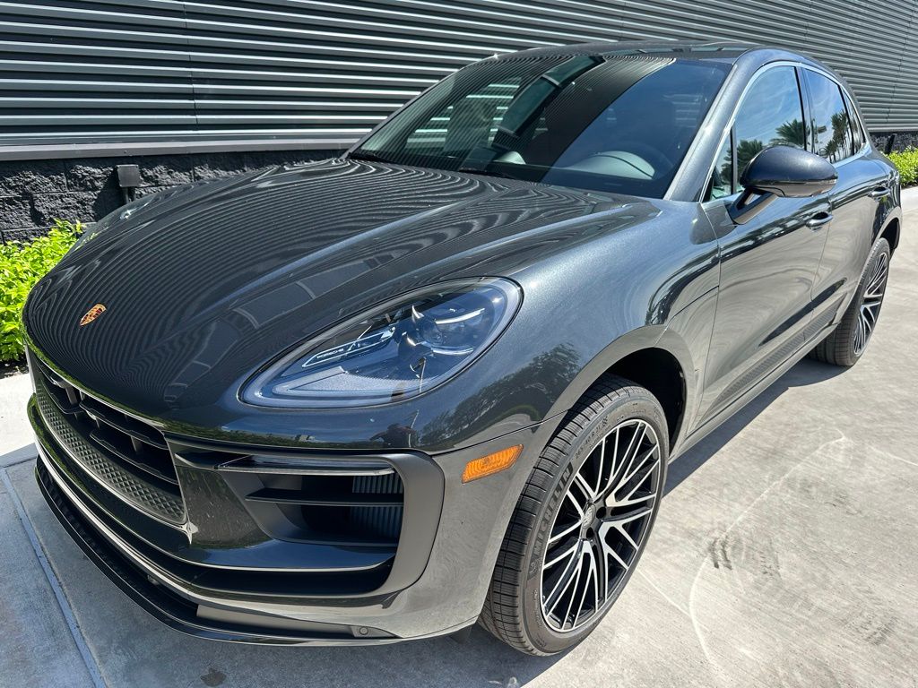 Thumbnail: 2025 Porsche Macan - 6