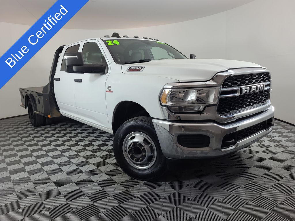 Bright White Clearcoat 2024 RAM 3500 Chassis Tradesman Crew Cab LB DRW 4WD Pickup Truck Four-Wheel Drive 6-Speed Automatic