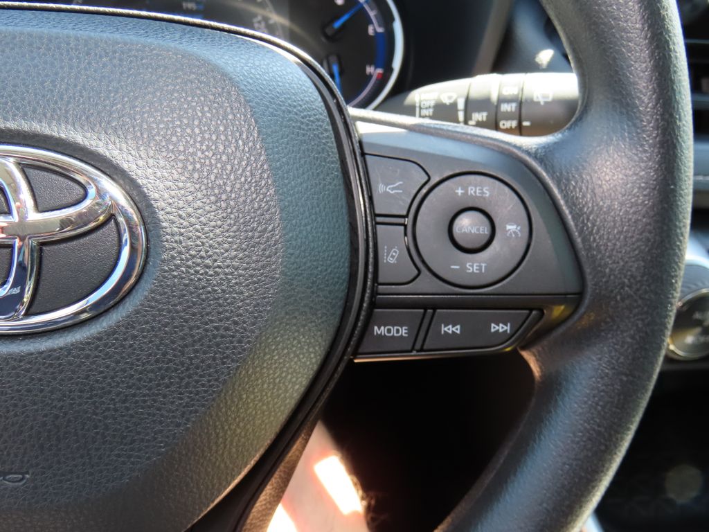 2024 Toyota RAV4 XLE 12