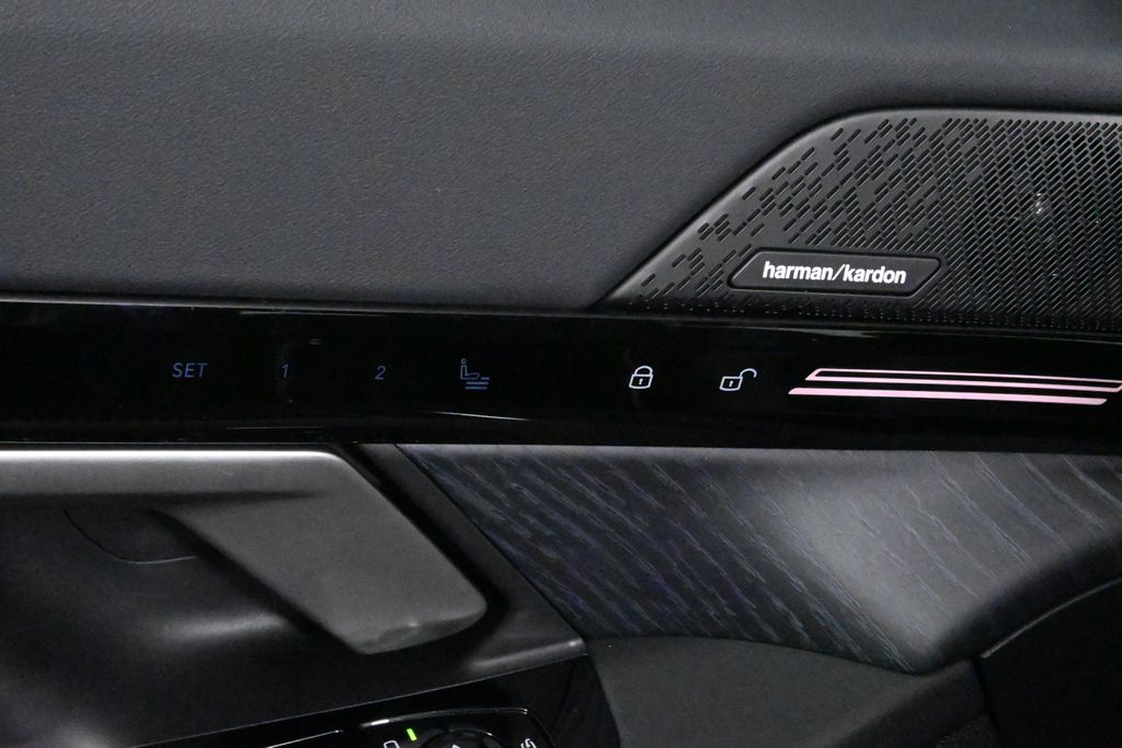 Thumbnail: 2026 BMW 5 Series - 30