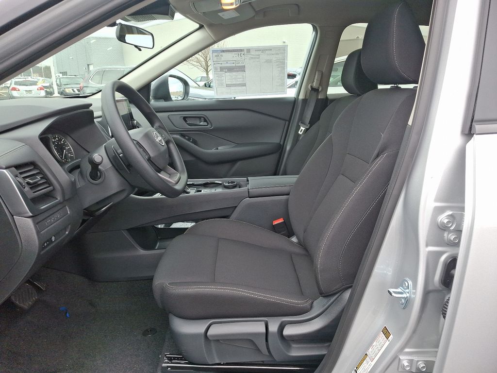 2025 Nissan Rogue S 6