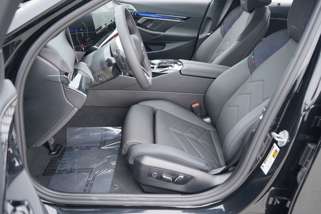 Thumbnail: 2026 BMW 5 Series - 11