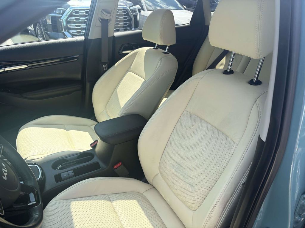 Used 2024 Blue Kia SX image 17