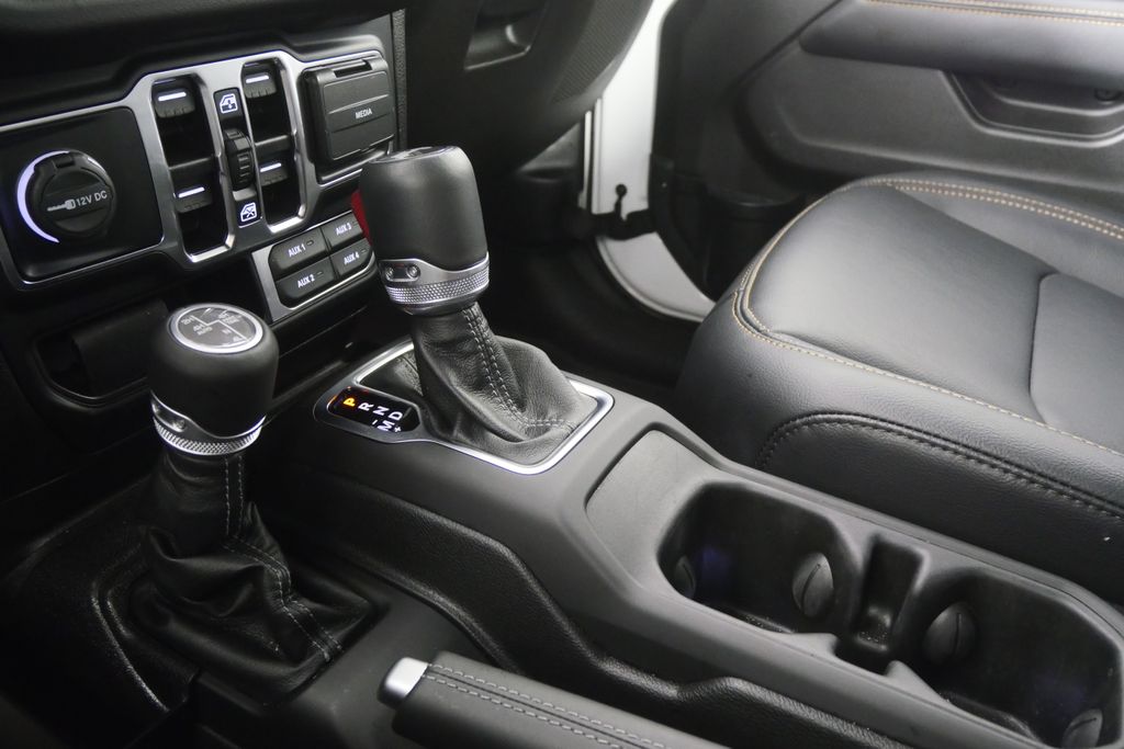 Thumbnail: 2024 Jeep Wrangler - 24