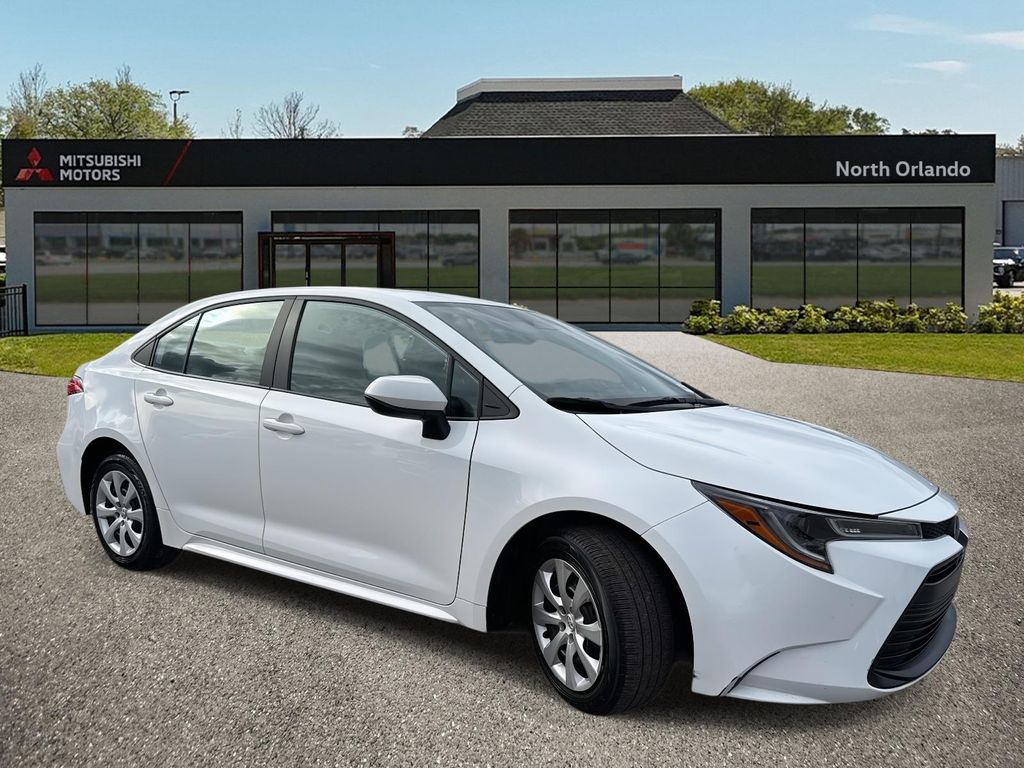 2024 Toyota Corolla LE FWD