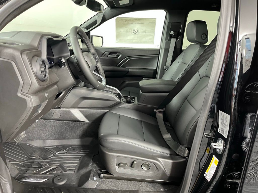 Thumbnail: 2026 Chevrolet Colorado - 21