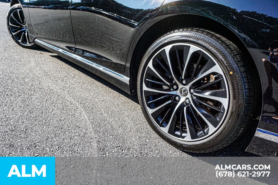 Used 2022 Black Lexus 500 Base image 16