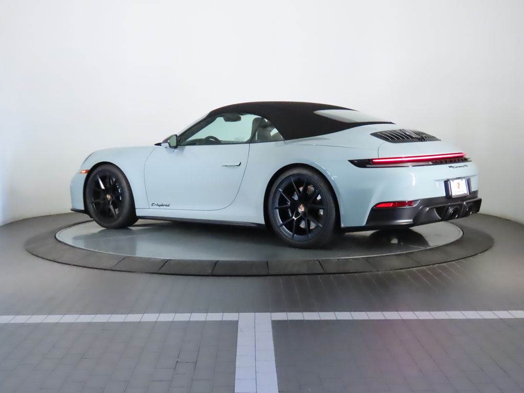 Thumbnail: 2025 Porsche 911 - 3