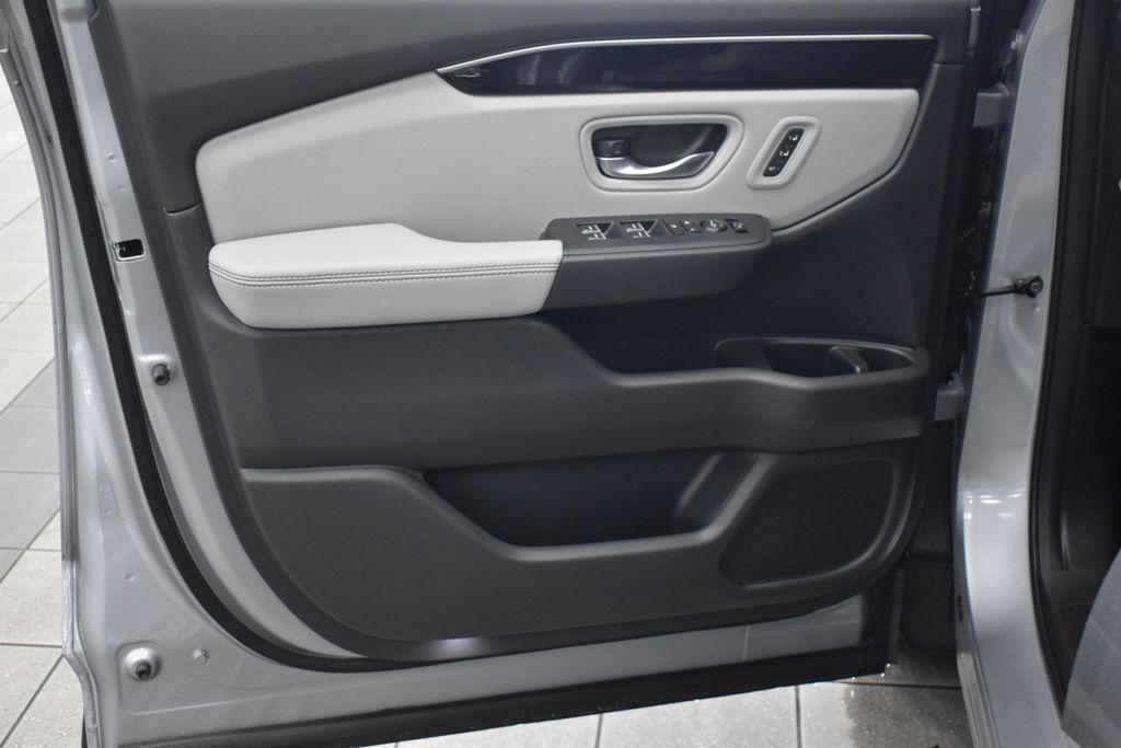 Thumbnail: 2025 Honda Pilot - 8