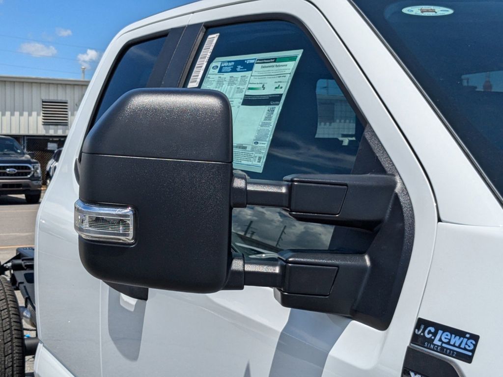 2025 Ford F-350 Super Duty XL