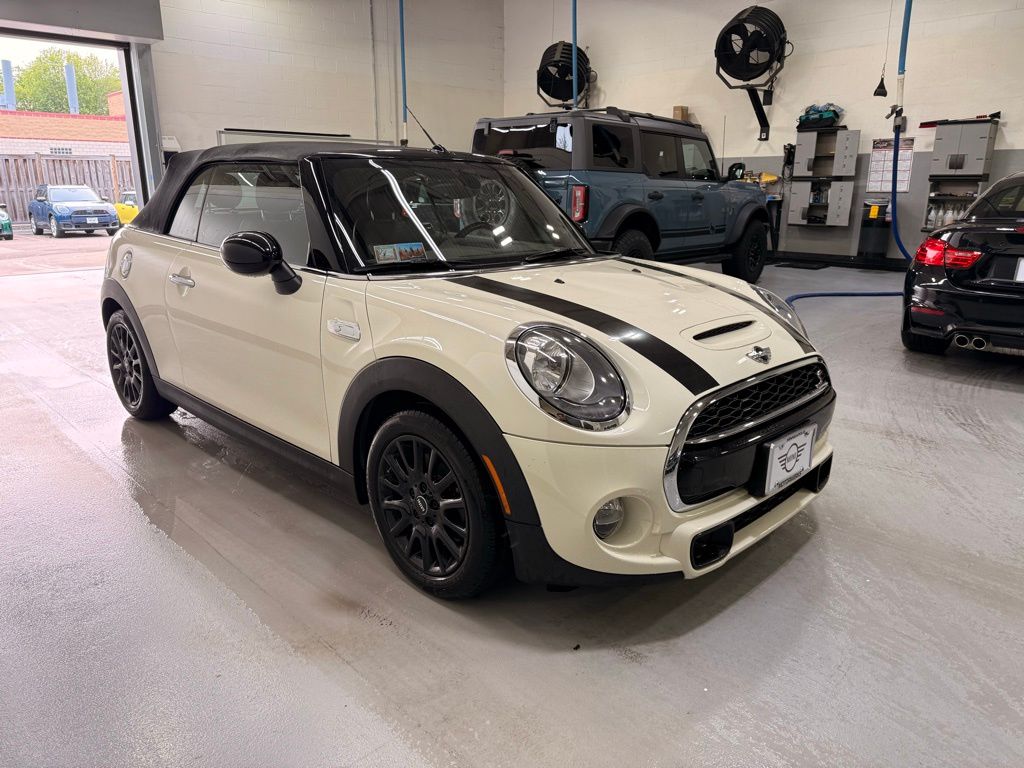 2016 MINI Cooper Base 7