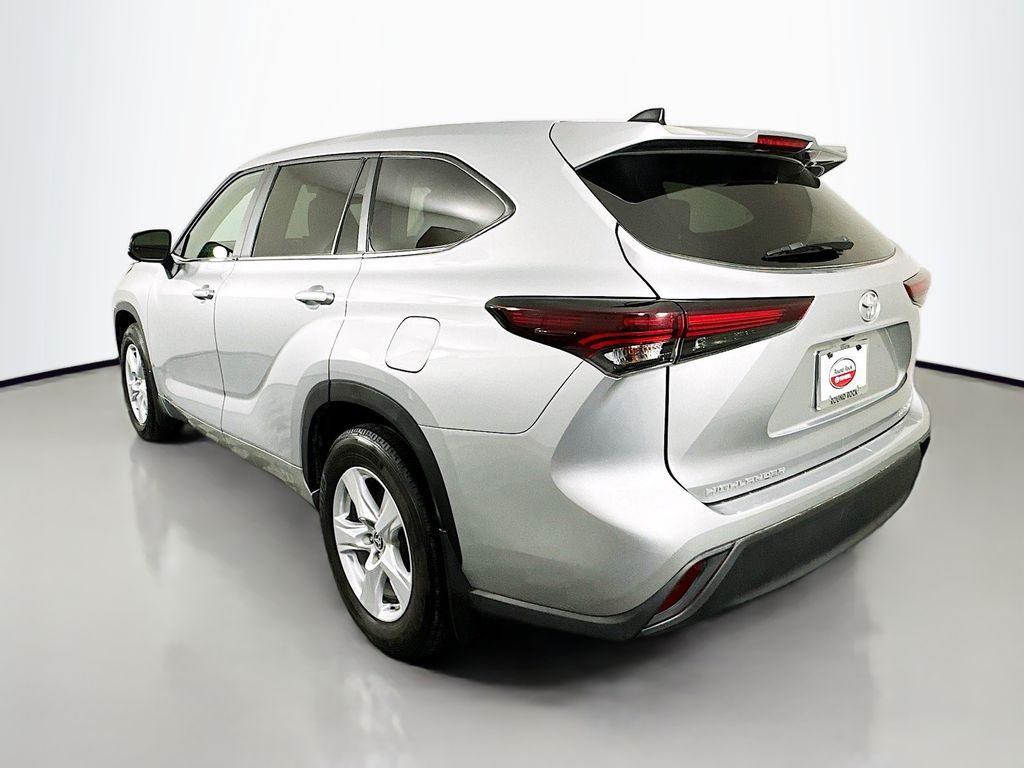 Thumbnail: 2024 Toyota Highlander - 7