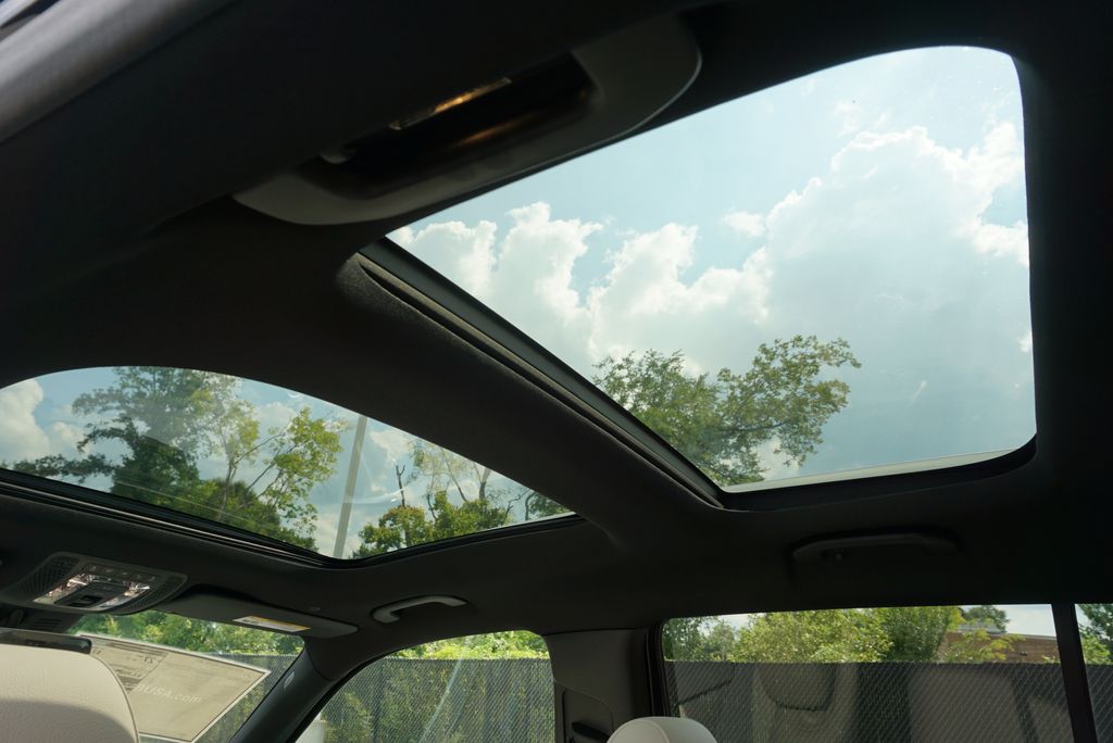 Thumbnail: 2025 Mercedes-Benz GLB - 16