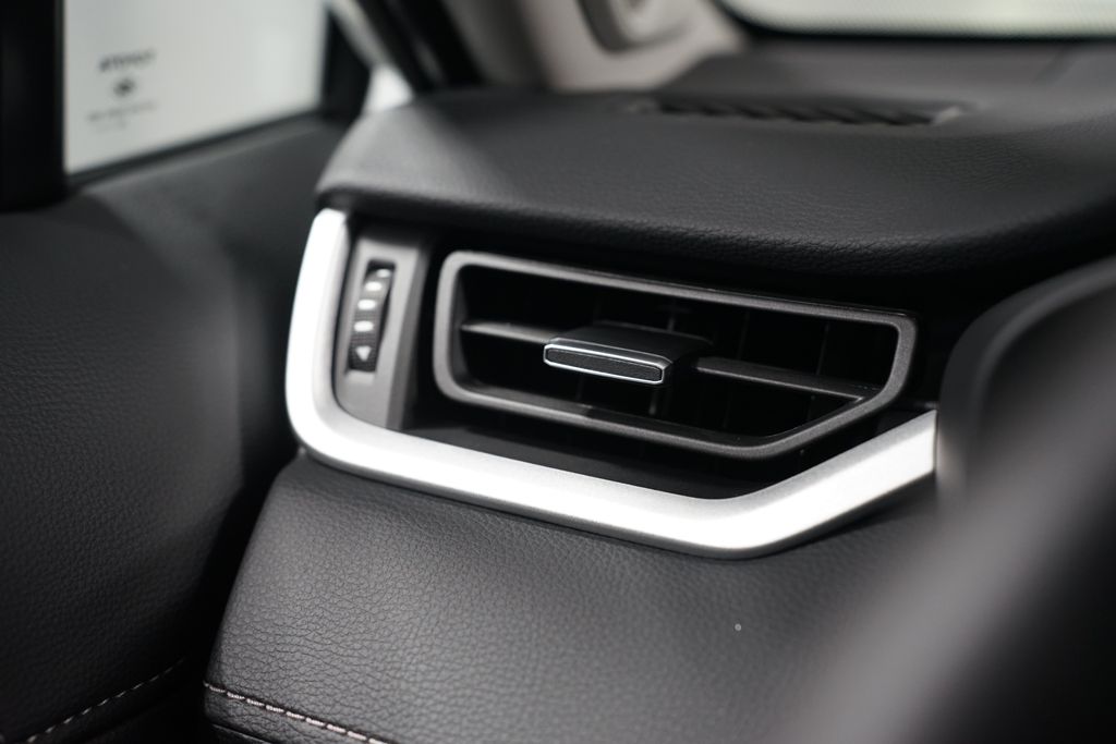 Thumbnail: 2025 Toyota RAV4 - 25