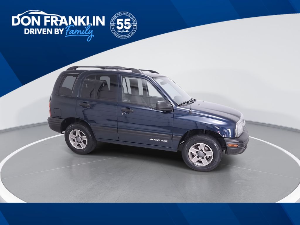 2004 Chevrolet Tracker 4-Door RWD