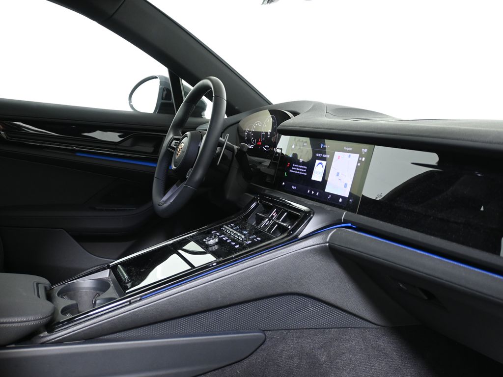 Thumbnail: 2026 Porsche Panamera - 8