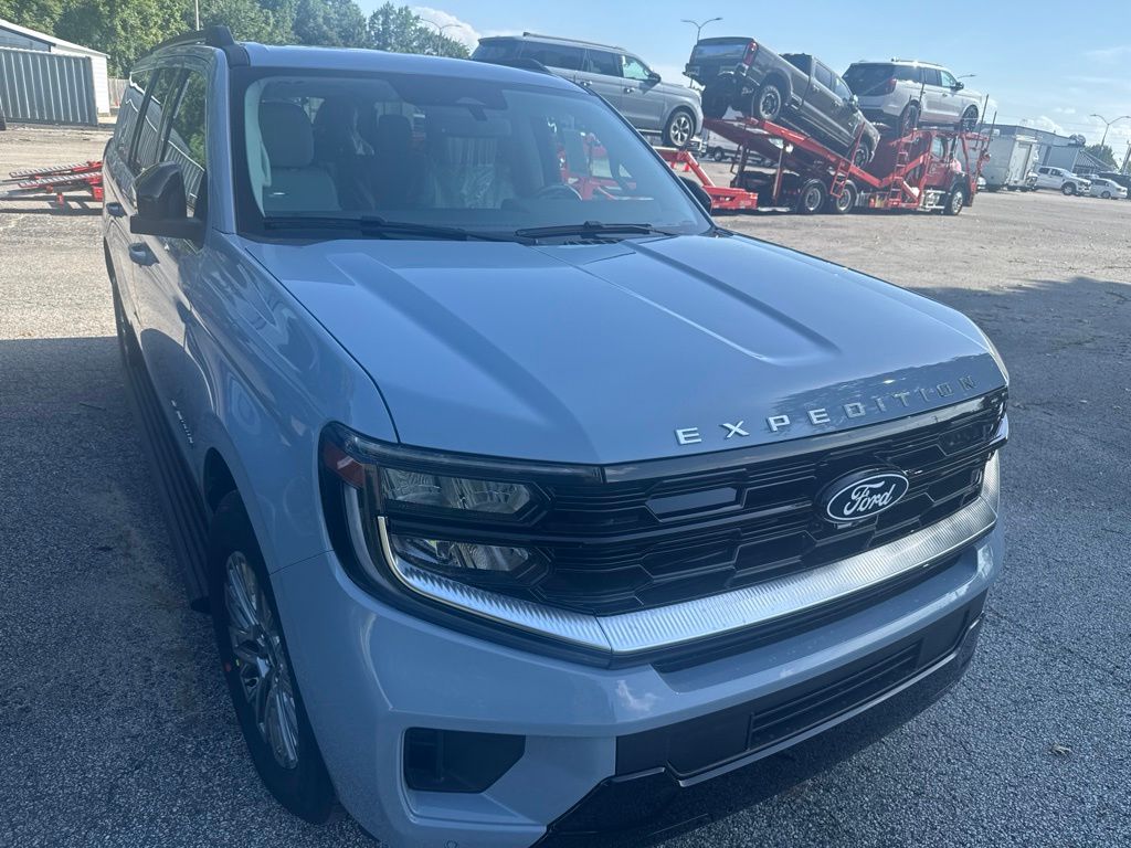 Glacier Gray Metallic Tri-Coat 2027 Ford Expedition SUV / Crossover Four-Wheel Drive Automatic