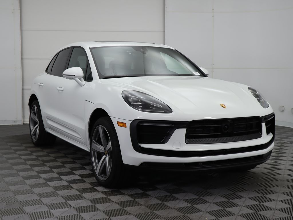 2024 Porsche Macan  3