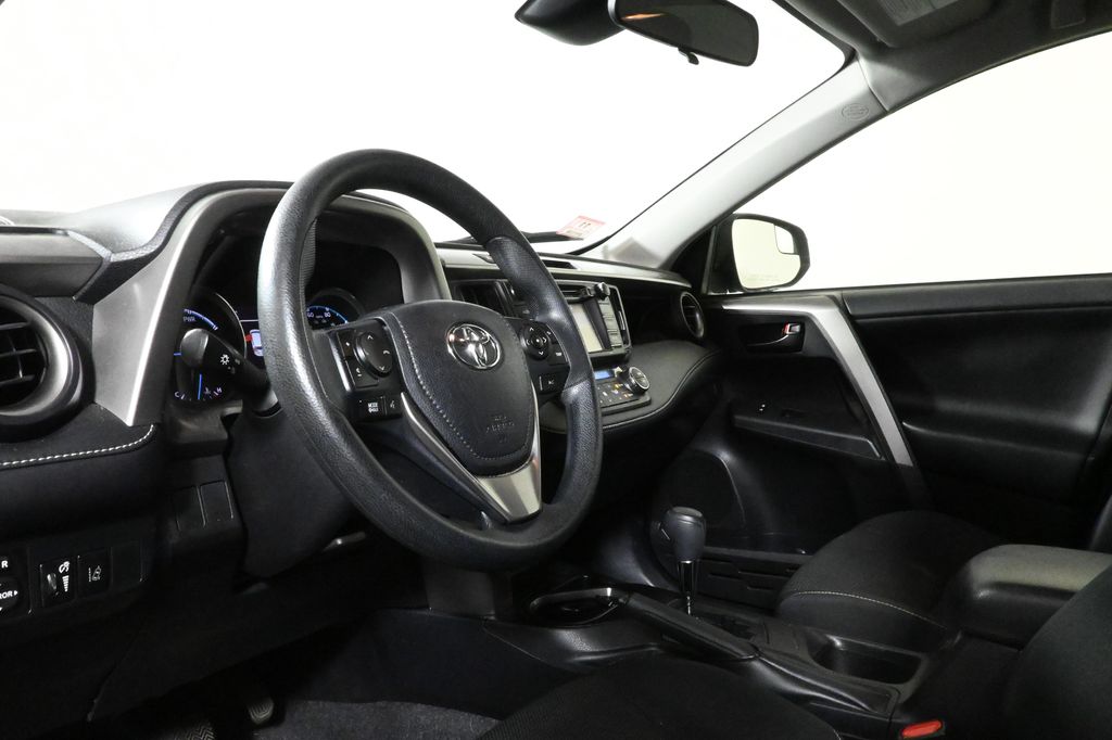 2018 Toyota RAV4 LE 4