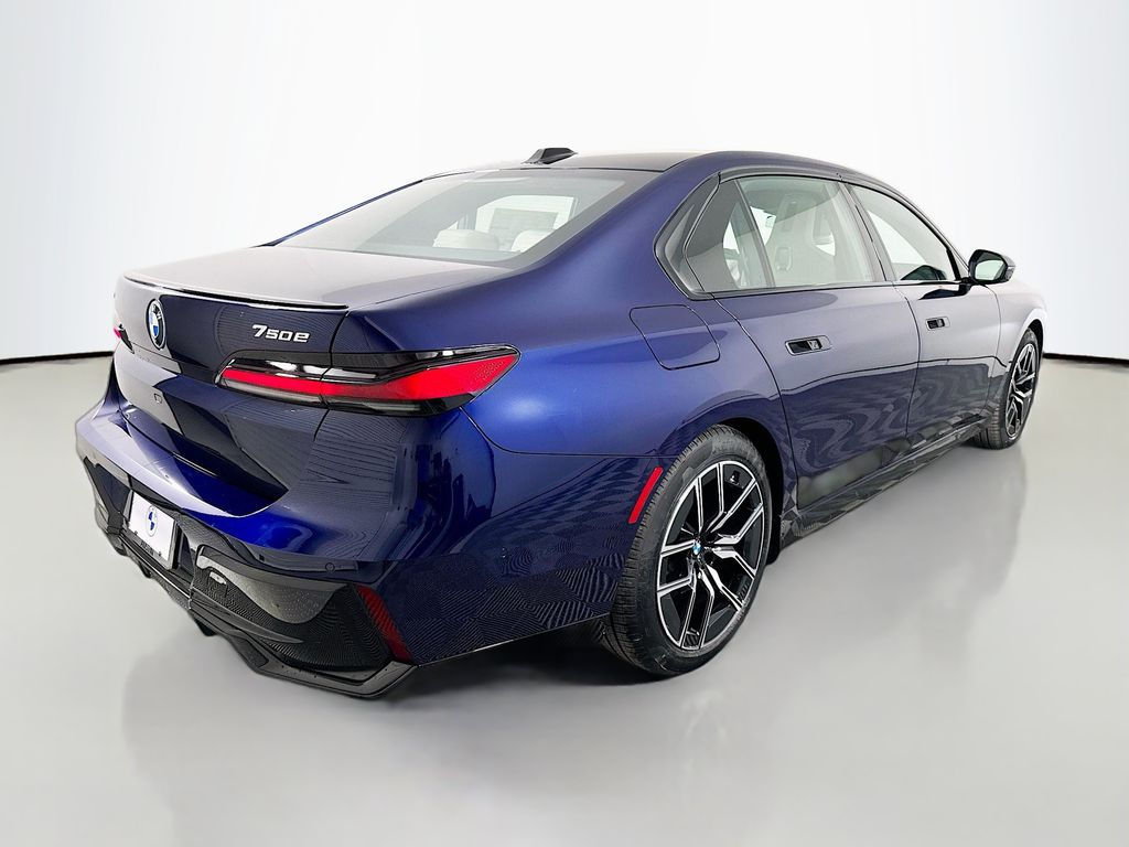 Thumbnail: 2026 BMW 7 Series - 5